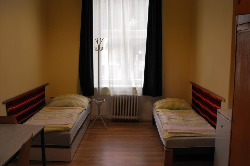 Mogyorodi Hostel Будапешт Номер фото